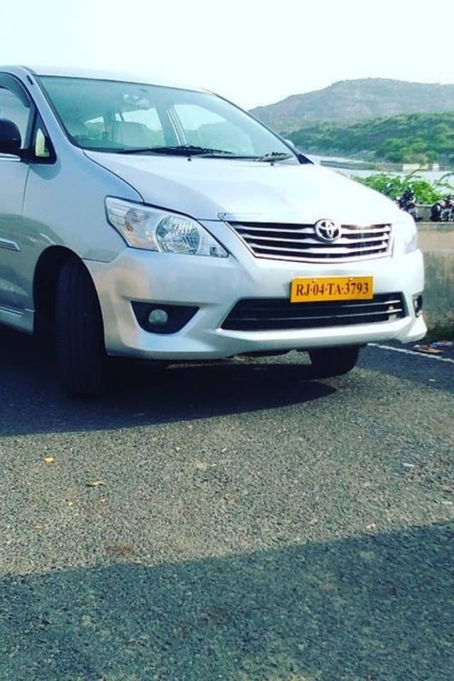 cab hire in Delhi